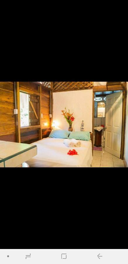 Hostal Cecilia Puerto Viejo de Talamanca Exterior foto