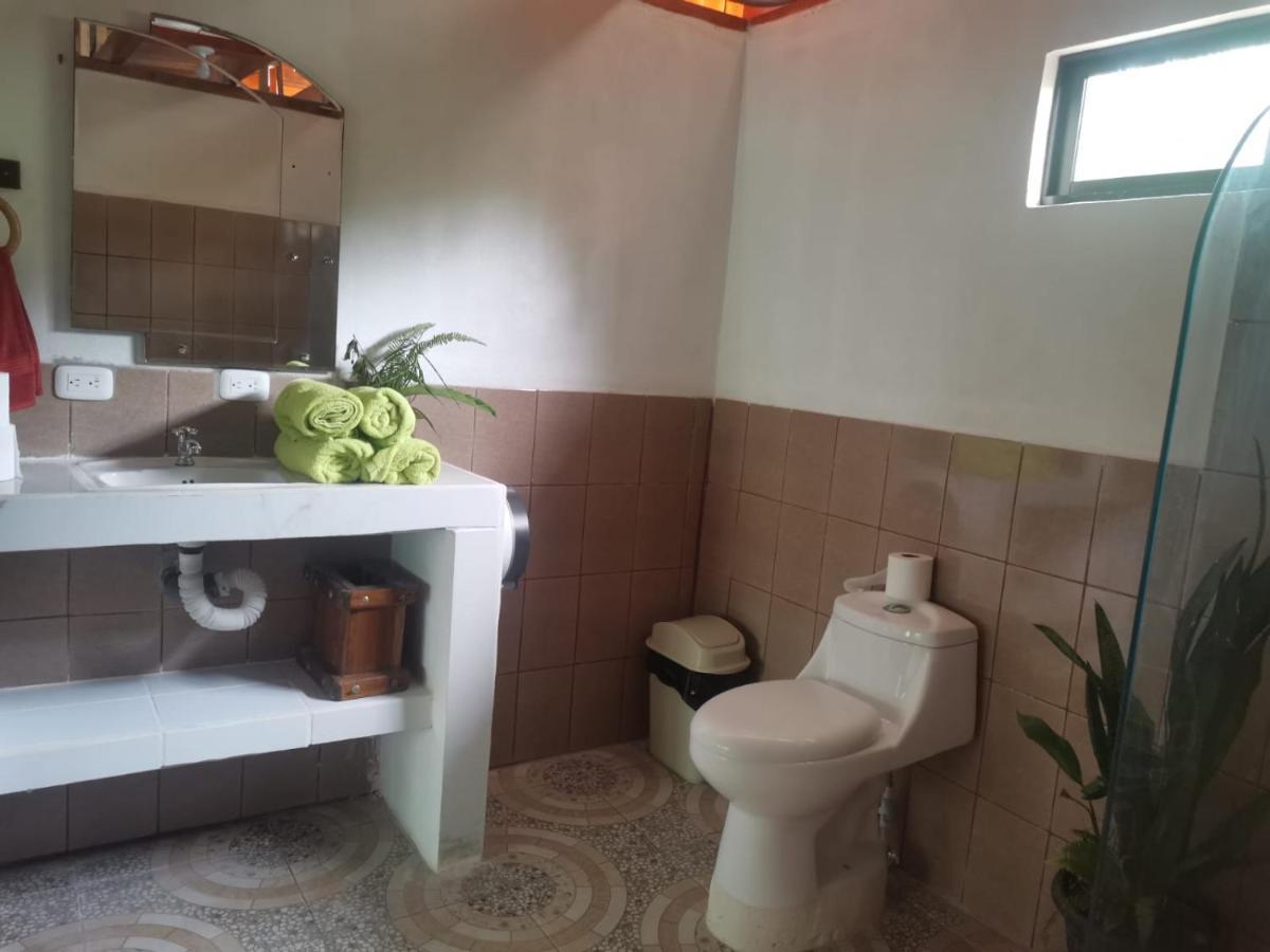 Hostal Cecilia Puerto Viejo de Talamanca Exterior foto